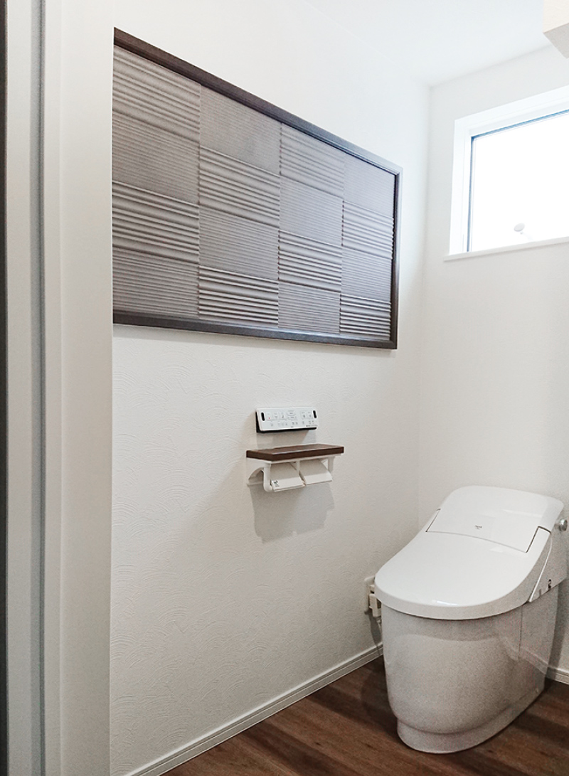 トイレの壁に消臭効果のあるエコカラットを使用 | モデルハウス