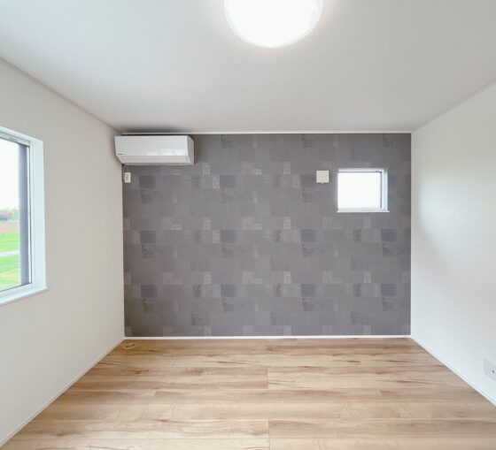 アクセントクロスでおしゃれに!リビング・トイレなど部屋別の実例や選び方 - 奥州市・一関市で注文住宅・新築一戸建てのスマイヴ